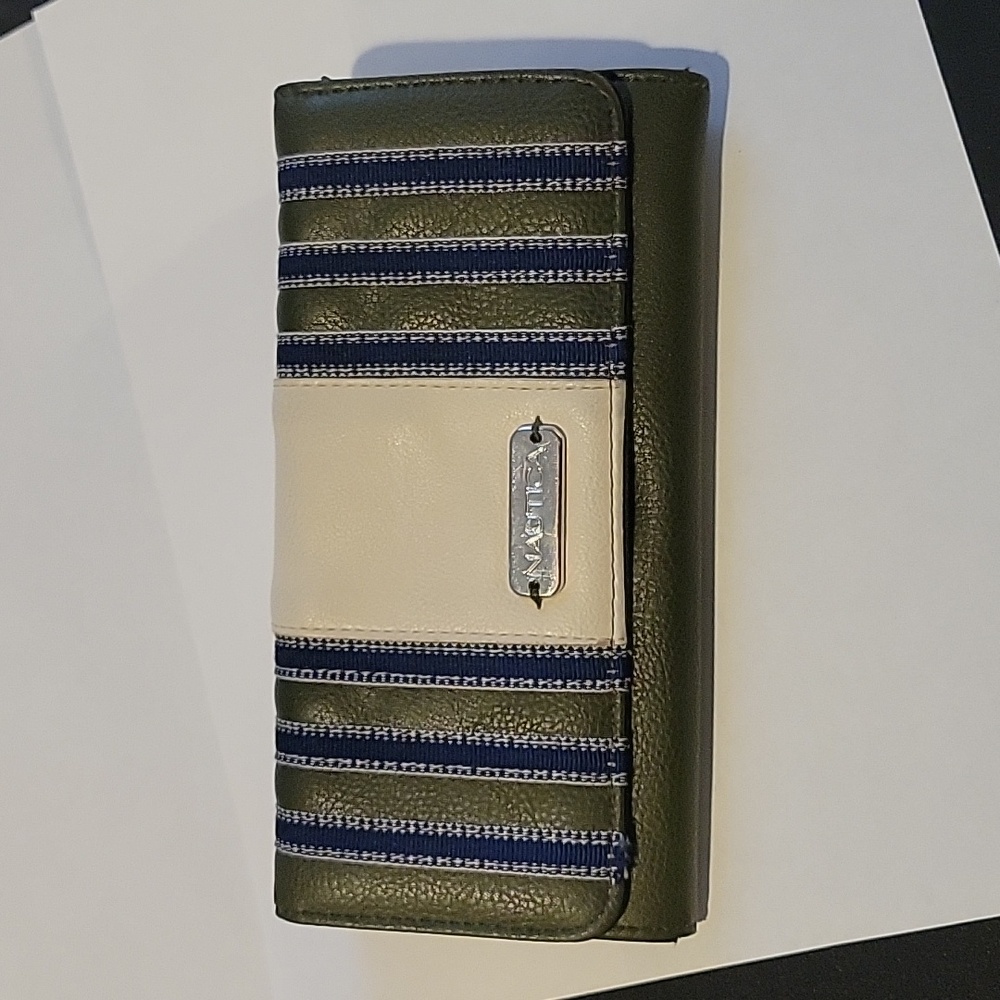 Nautica RFID Wallet with Pull out ID Clutch NWT